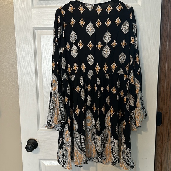 Black/ print flowy sundress - Picture 6 of 8